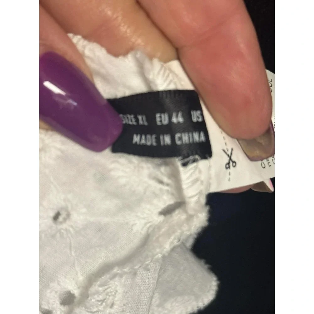 Shein White Eyelet Halter Mini Dress Floral Embroidered Keyhole Back XL EU 44 US - Picture 2 of 7